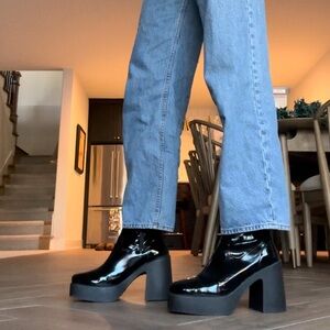 STEVEN MADDEN PATTEN LEATHER BOOTIES

Size-10